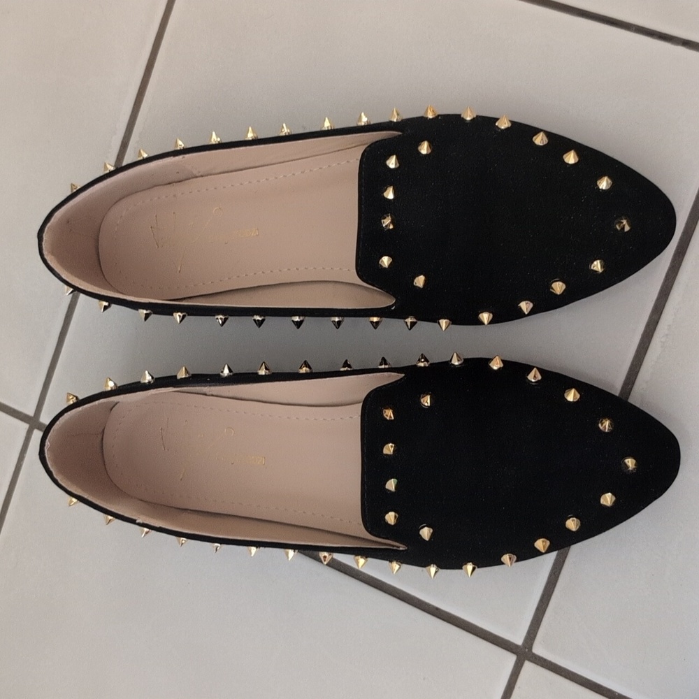 EUC s.38 Italian Black Studded Flats - Picture 2 of 5